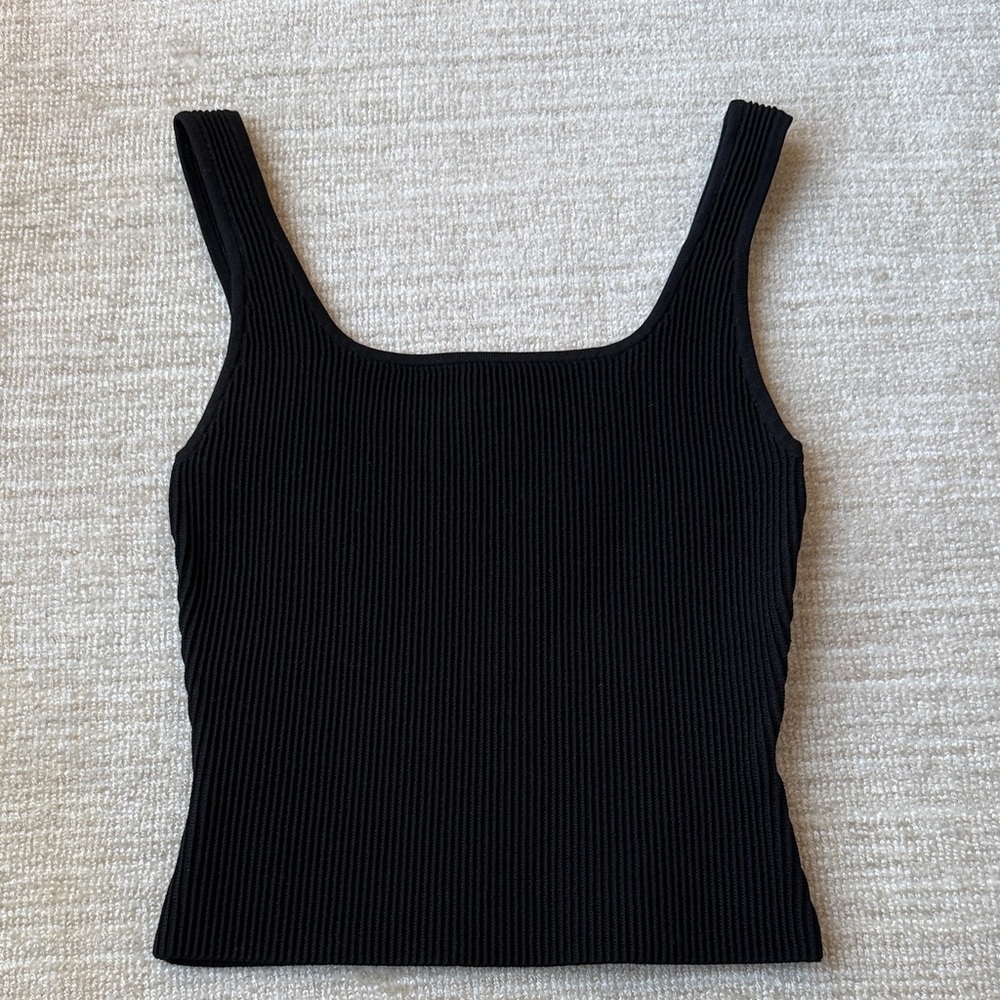 Aritzia Black compressive Ribbed Tank Top. Size small